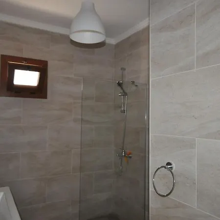 Sleeps 4 With Pool And Air Con * أورتاكنت