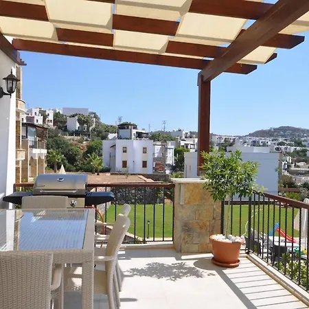 Sleeps 4 With Pool And Air Con *